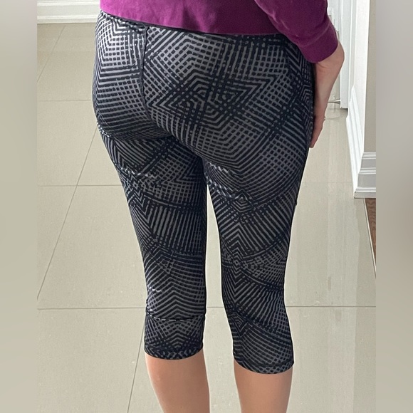 Adidas Team Canada Half Leg Leggings Climalite Women’s Small - Picture 3 of 4